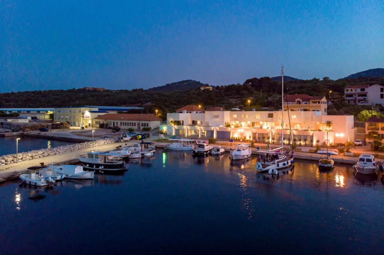Maiora Luxury Island Suites ซาลี ภายนอก รูปภาพ